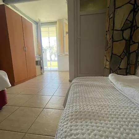 Sohbet Hotel *